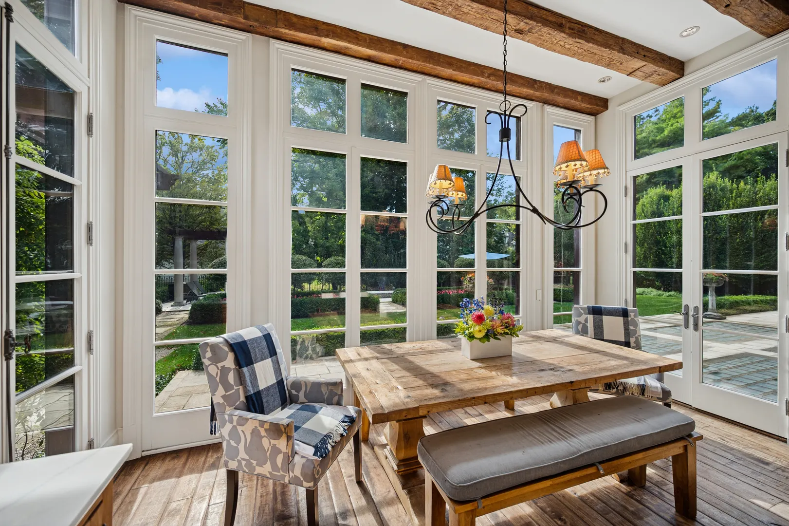 528 Roslyn Road IL