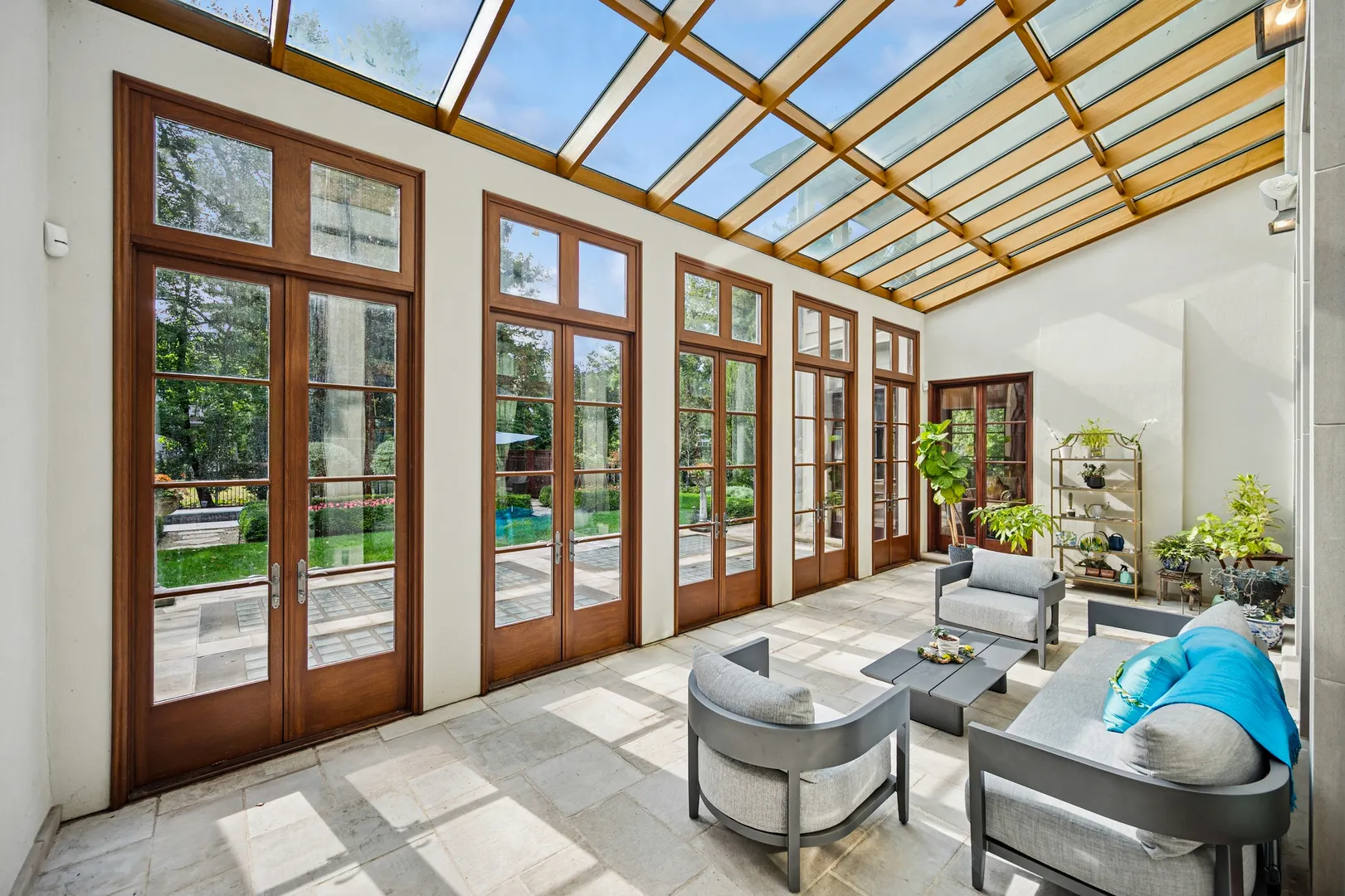 528 Roslyn Road IL