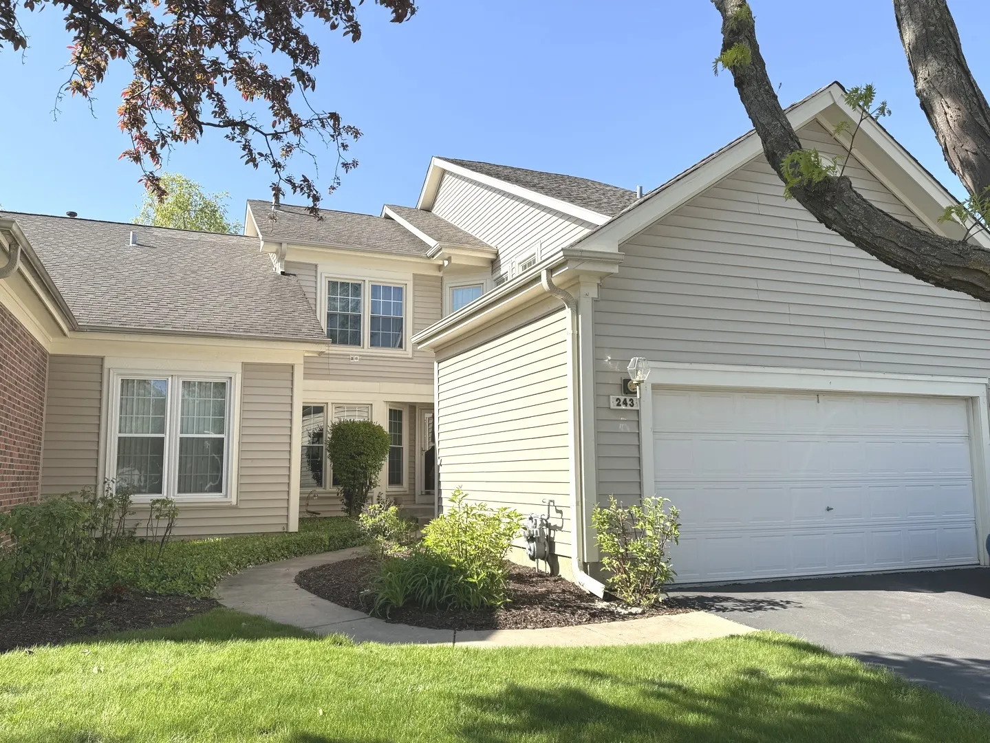 243 Spring Creek Circle IL