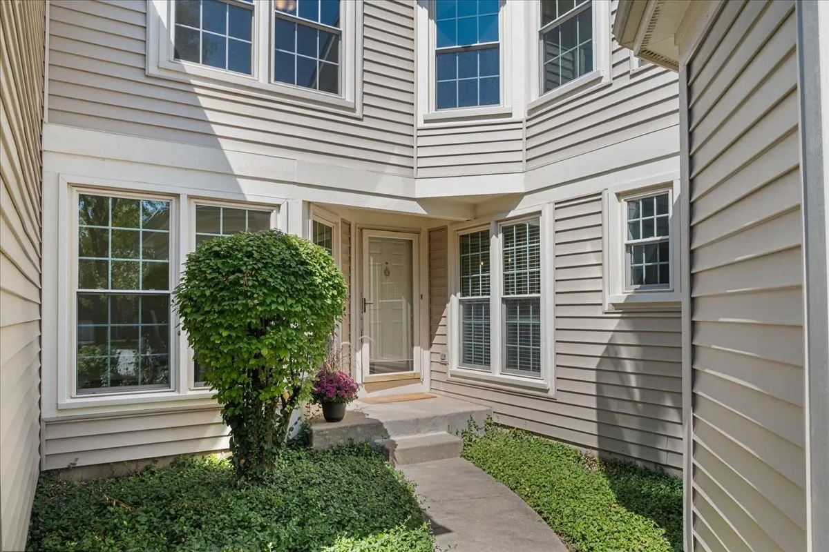 243 Spring Creek Circle IL