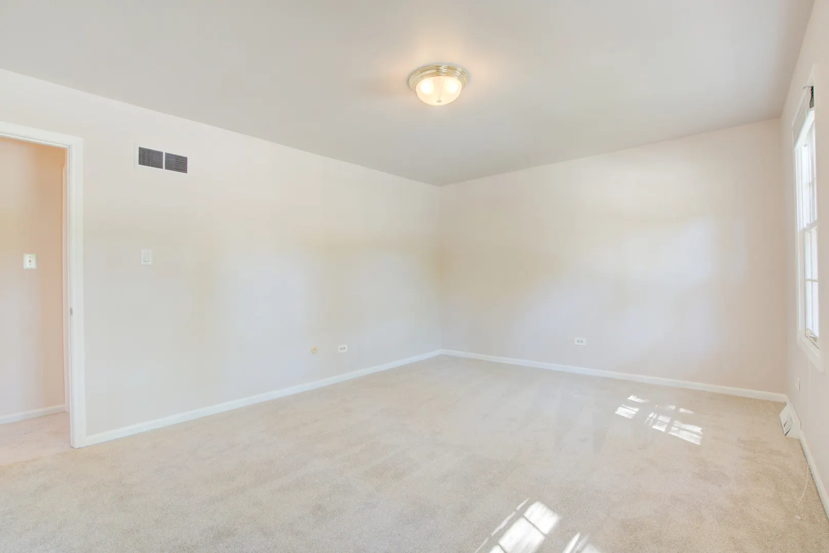907 Secretariat Drive IL