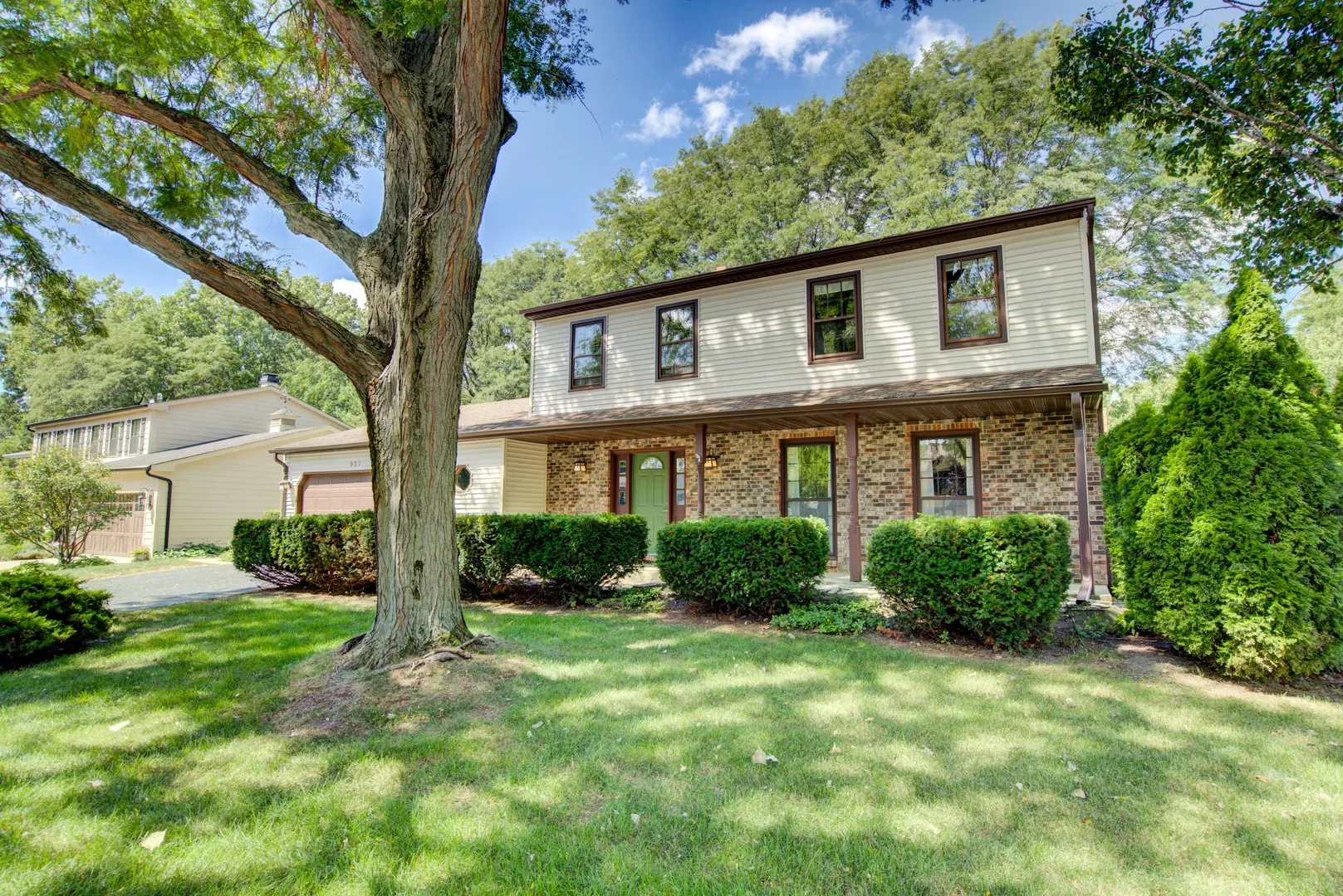 907 Secretariat Drive IL