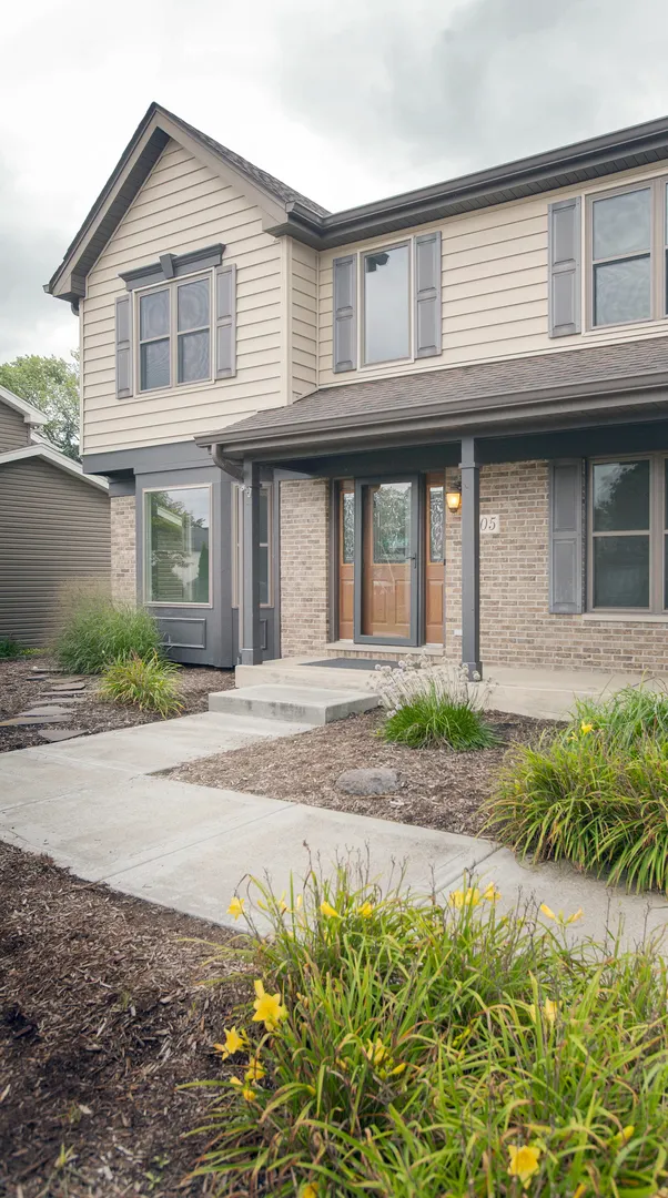 2705 Colonial Drive IL