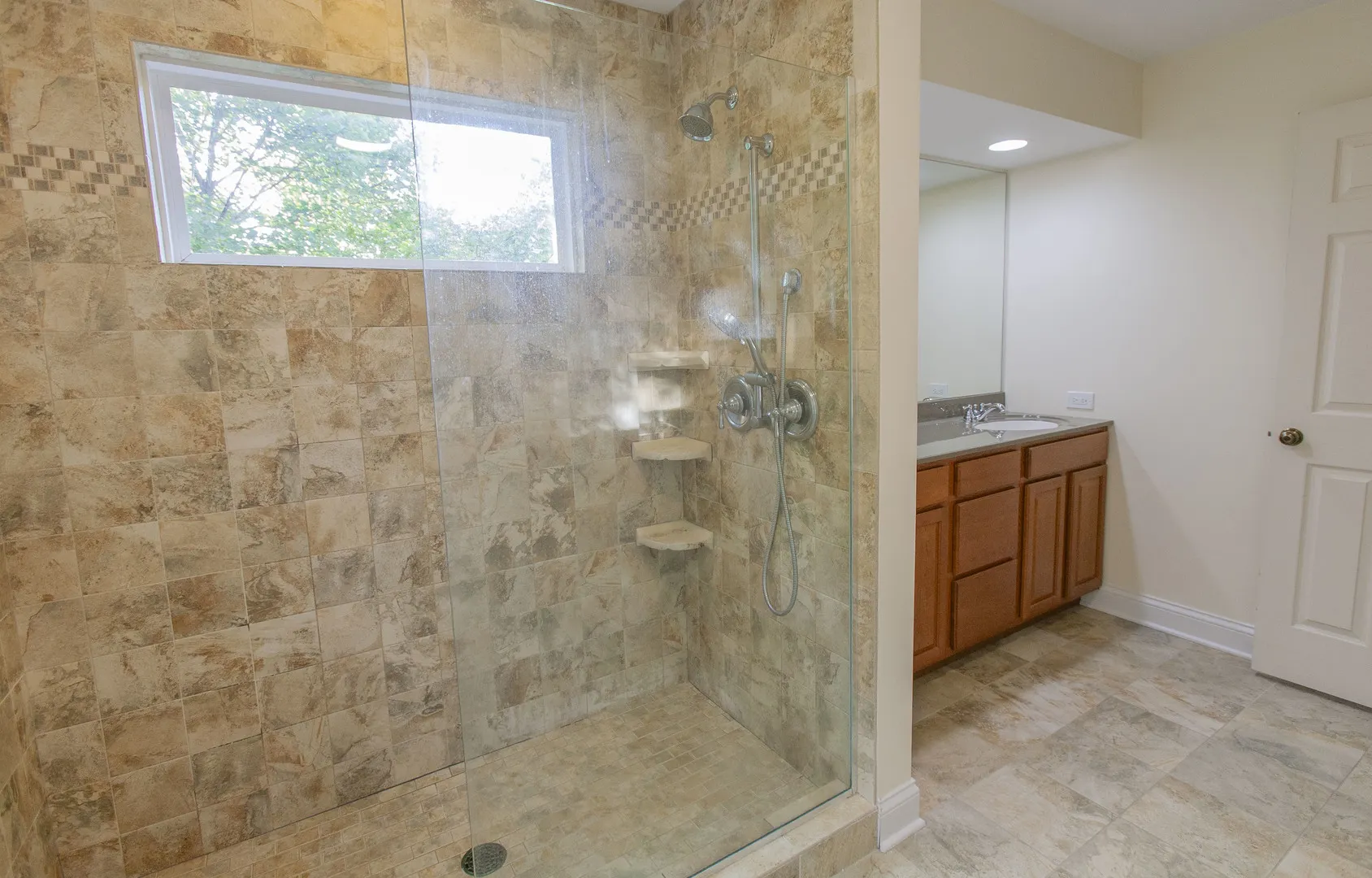 2705 Colonial Drive IL