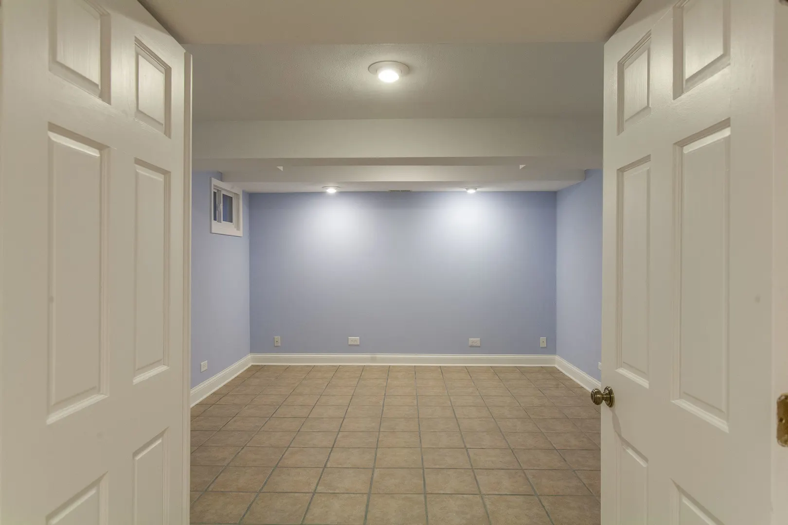2705 Colonial Drive IL