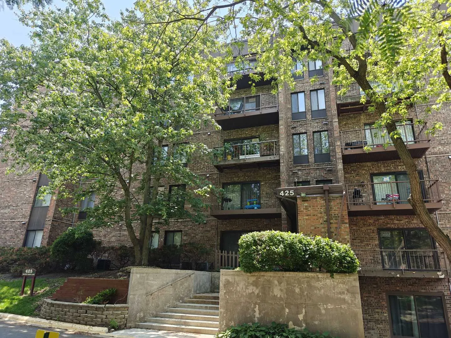 425 Walnut Creek Lane 1401 IL