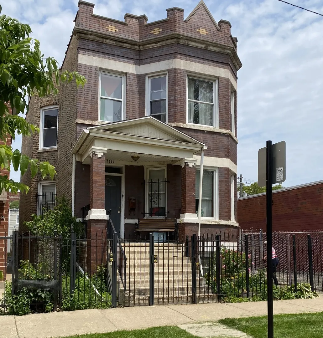 3330 W Evergreen Avenue IL