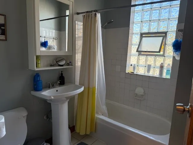 3330 W Evergreen Avenue IL