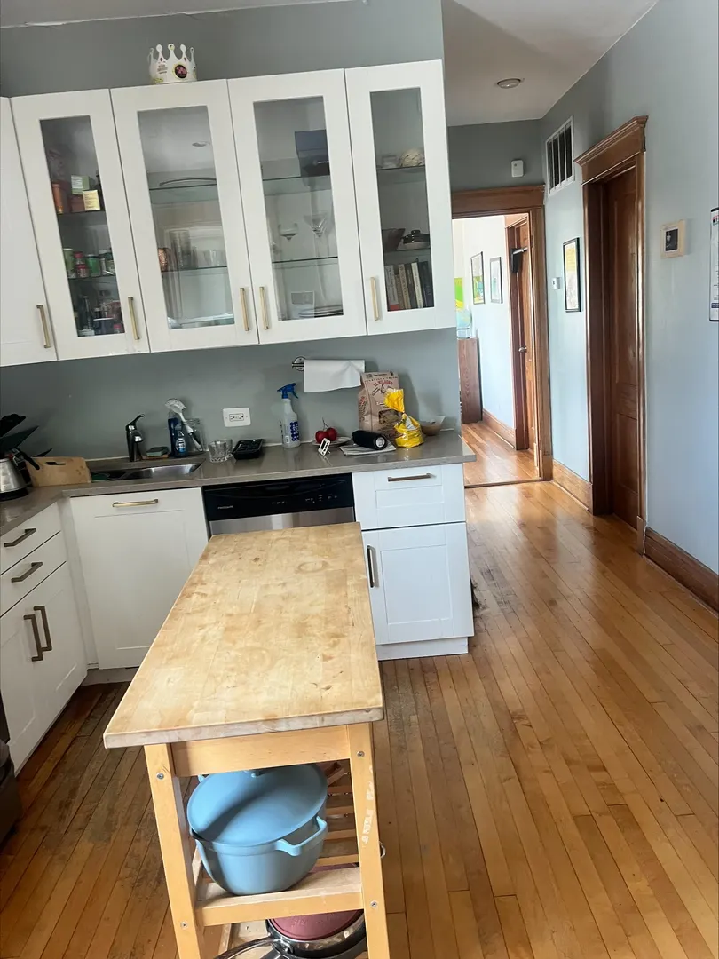 3330 W Evergreen Avenue IL