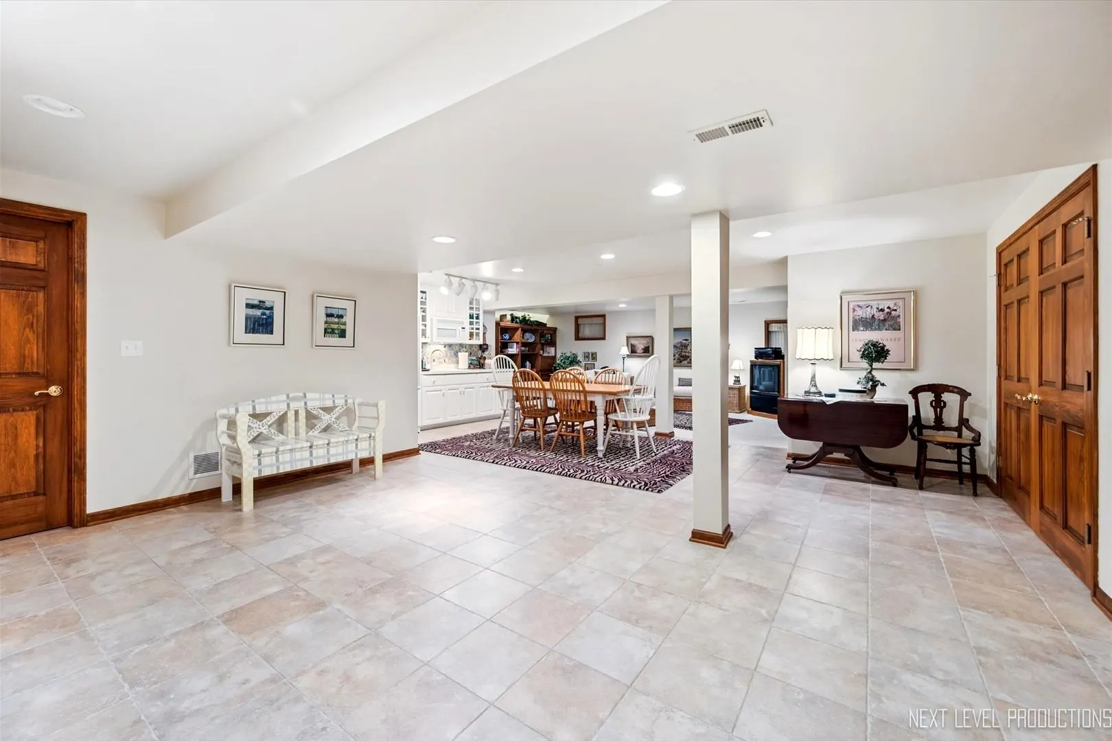 1919 Waverly Circle IL