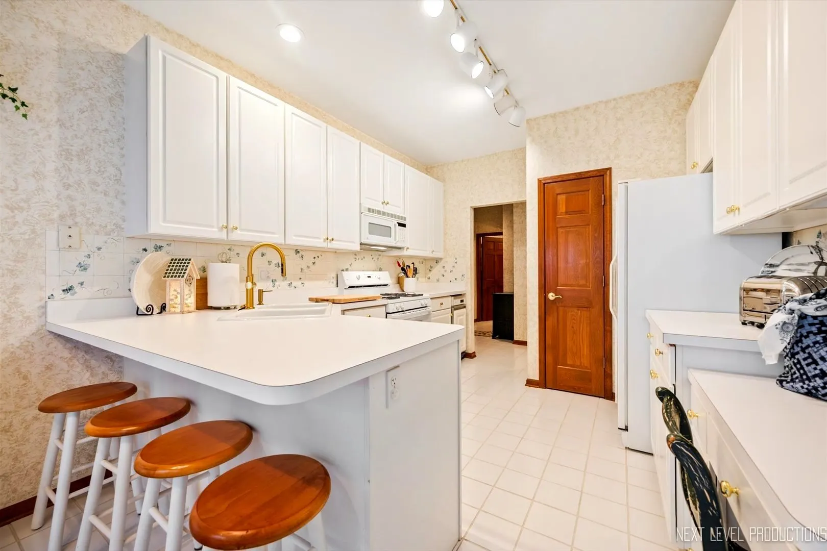 1919 Waverly Circle IL
