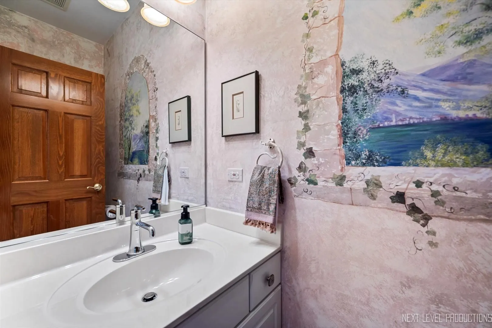 1919 Waverly Circle IL