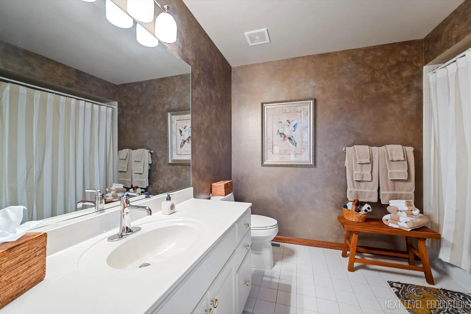 1919 Waverly Circle IL