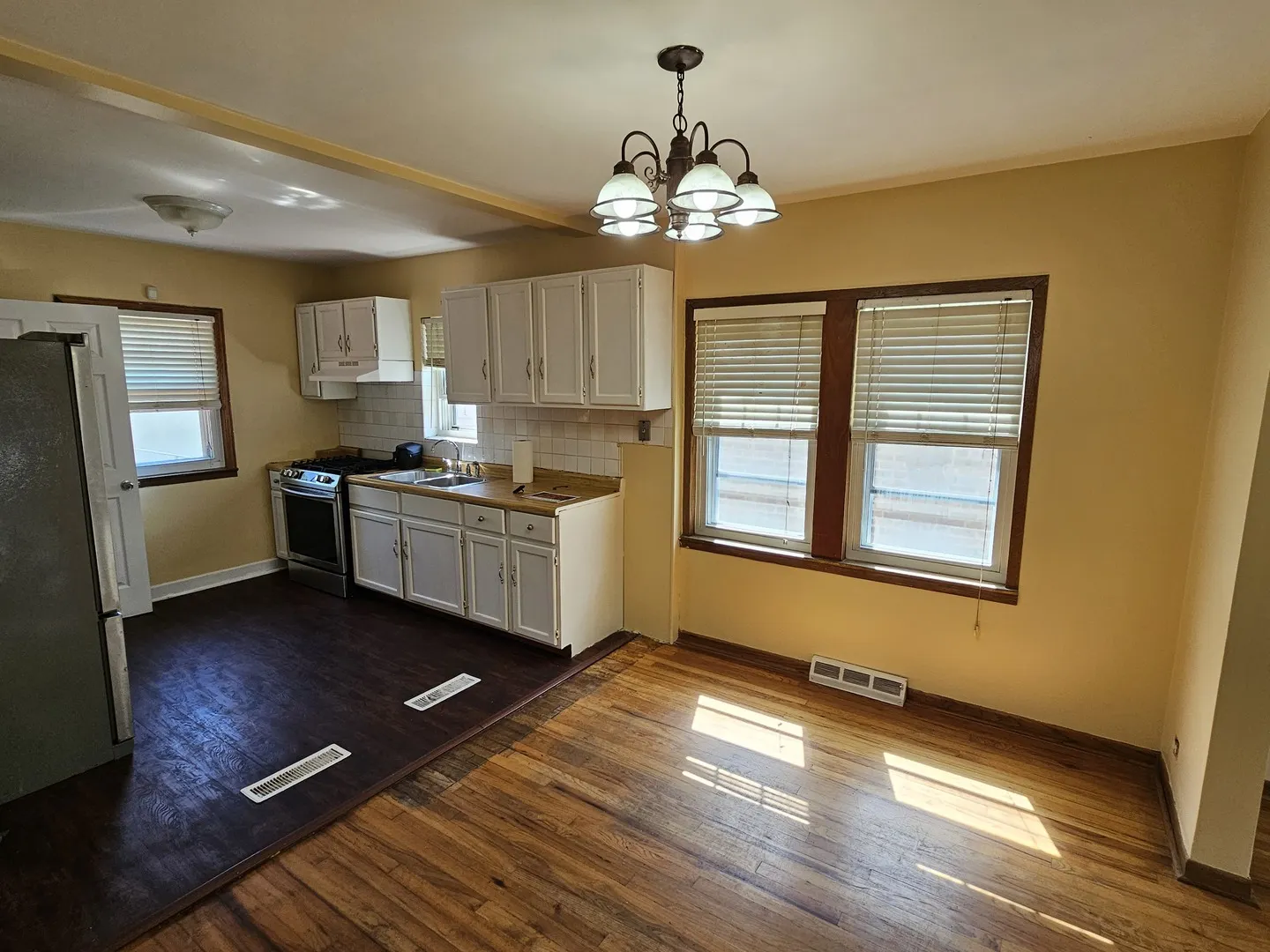 5121 S Central Avenue IL