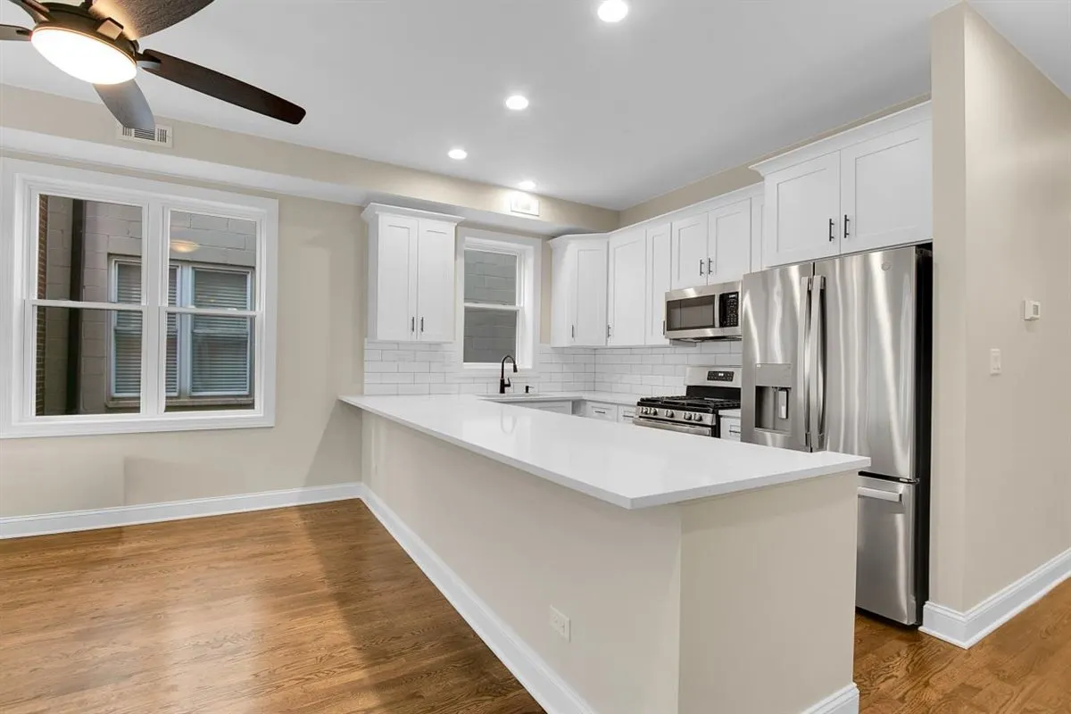 1322 W Belmont Avenue 2W IL
