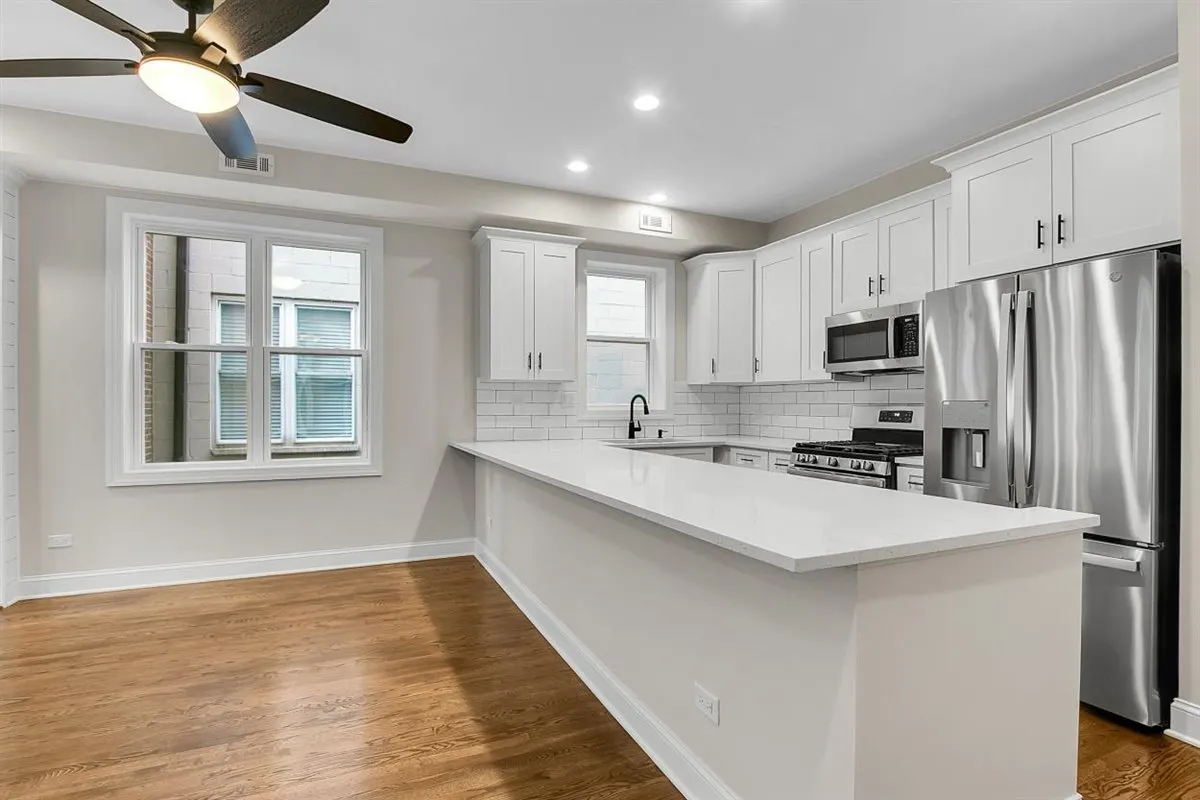 1322 W Belmont Avenue 2W IL