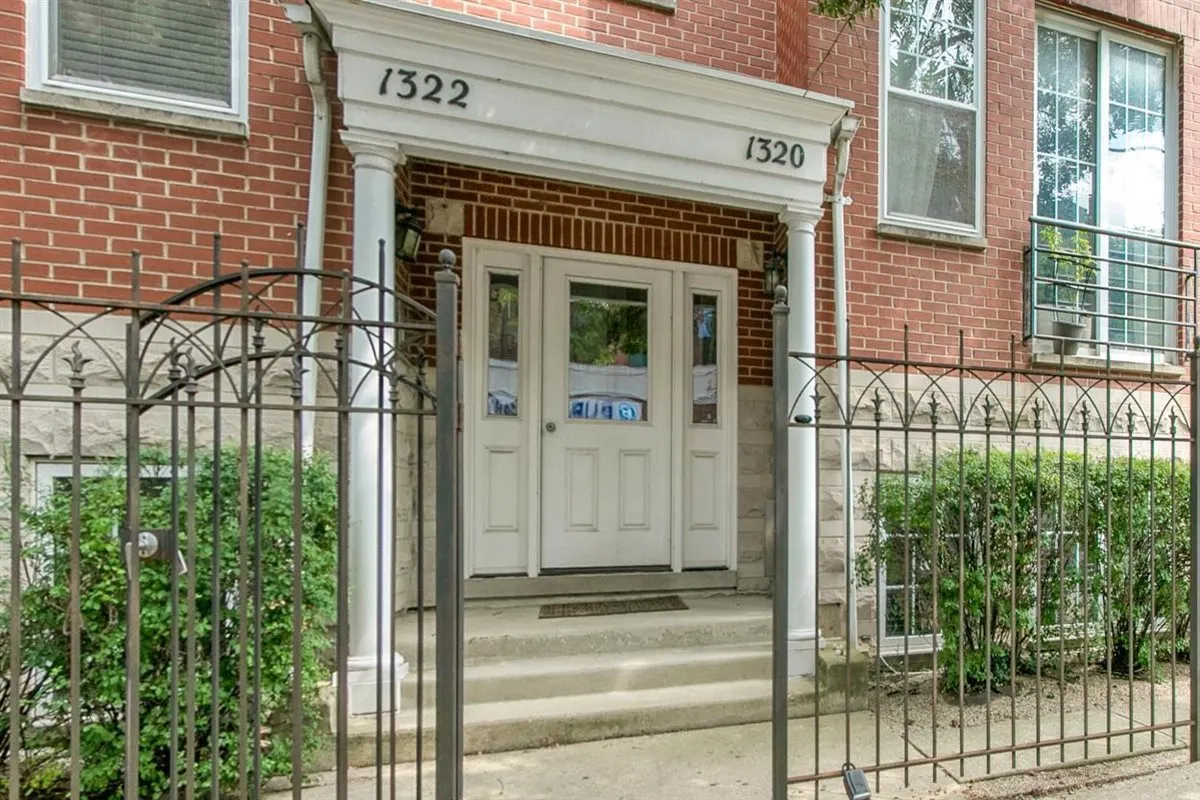 1322 W Belmont Avenue 2W IL