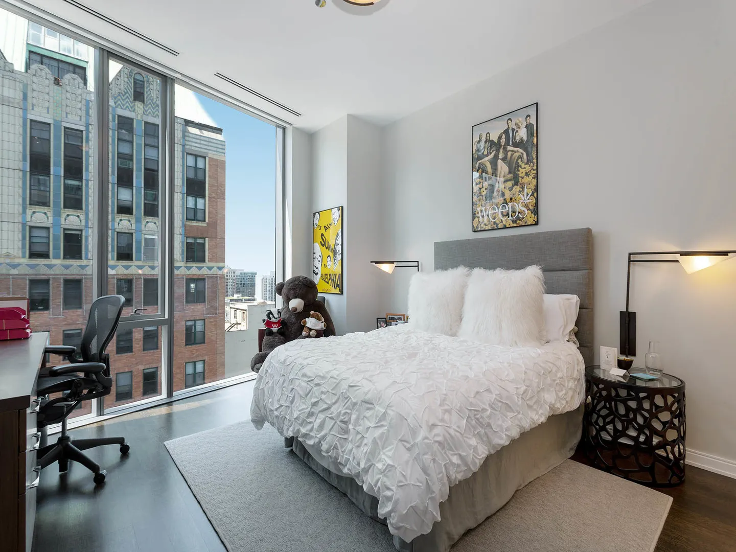 4 E Elm Street 13S IL