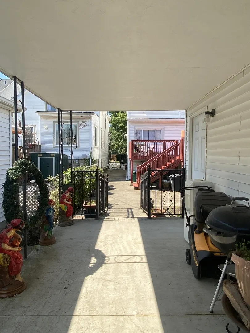 2323 N Monticello Avenue IL