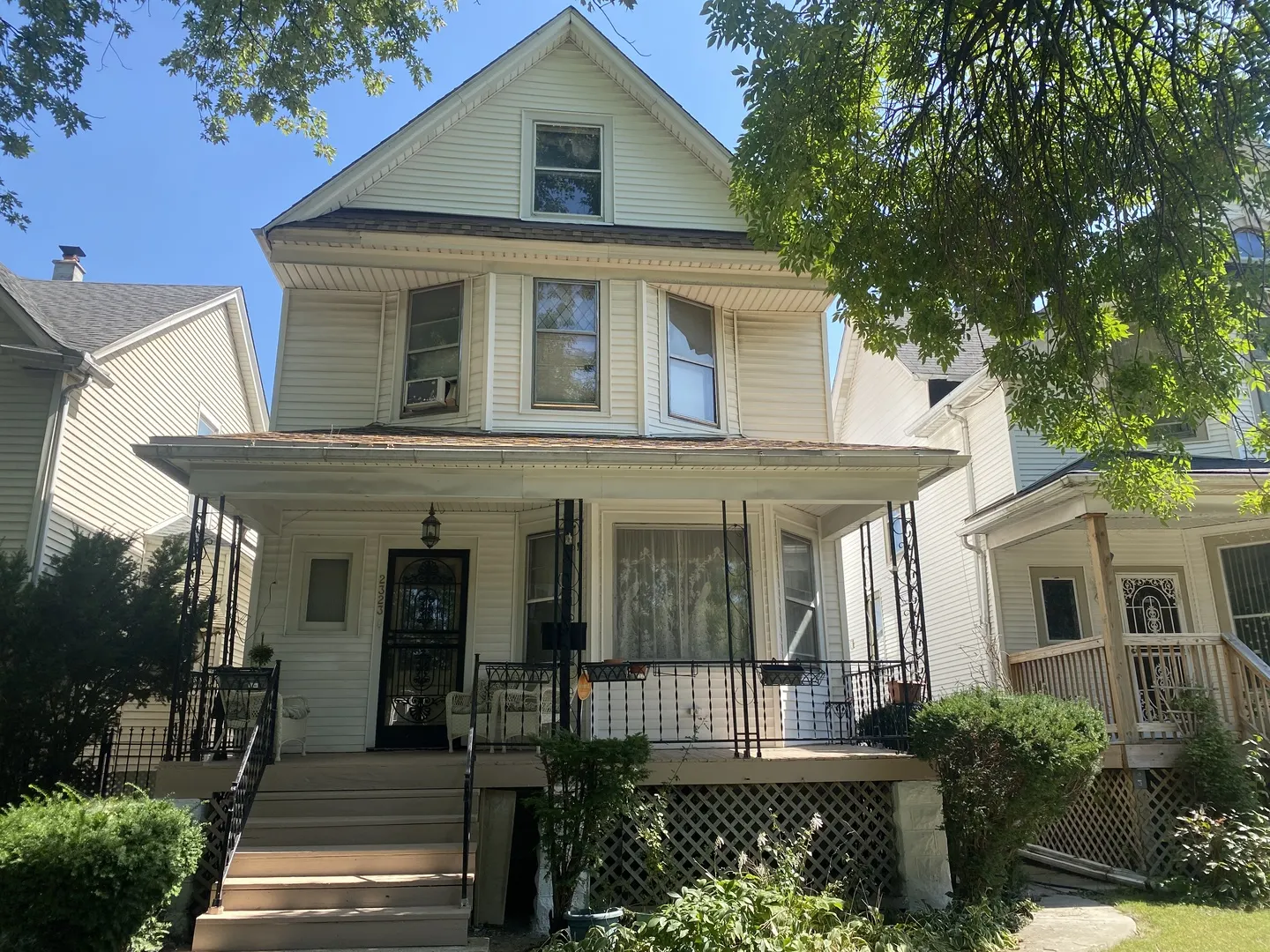 2323 N Monticello Avenue IL