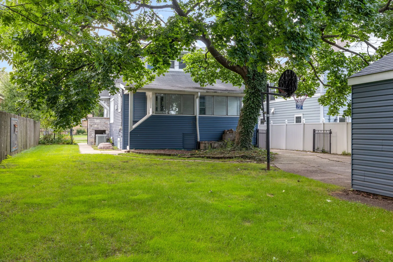405 S Gilbert Avenue IL