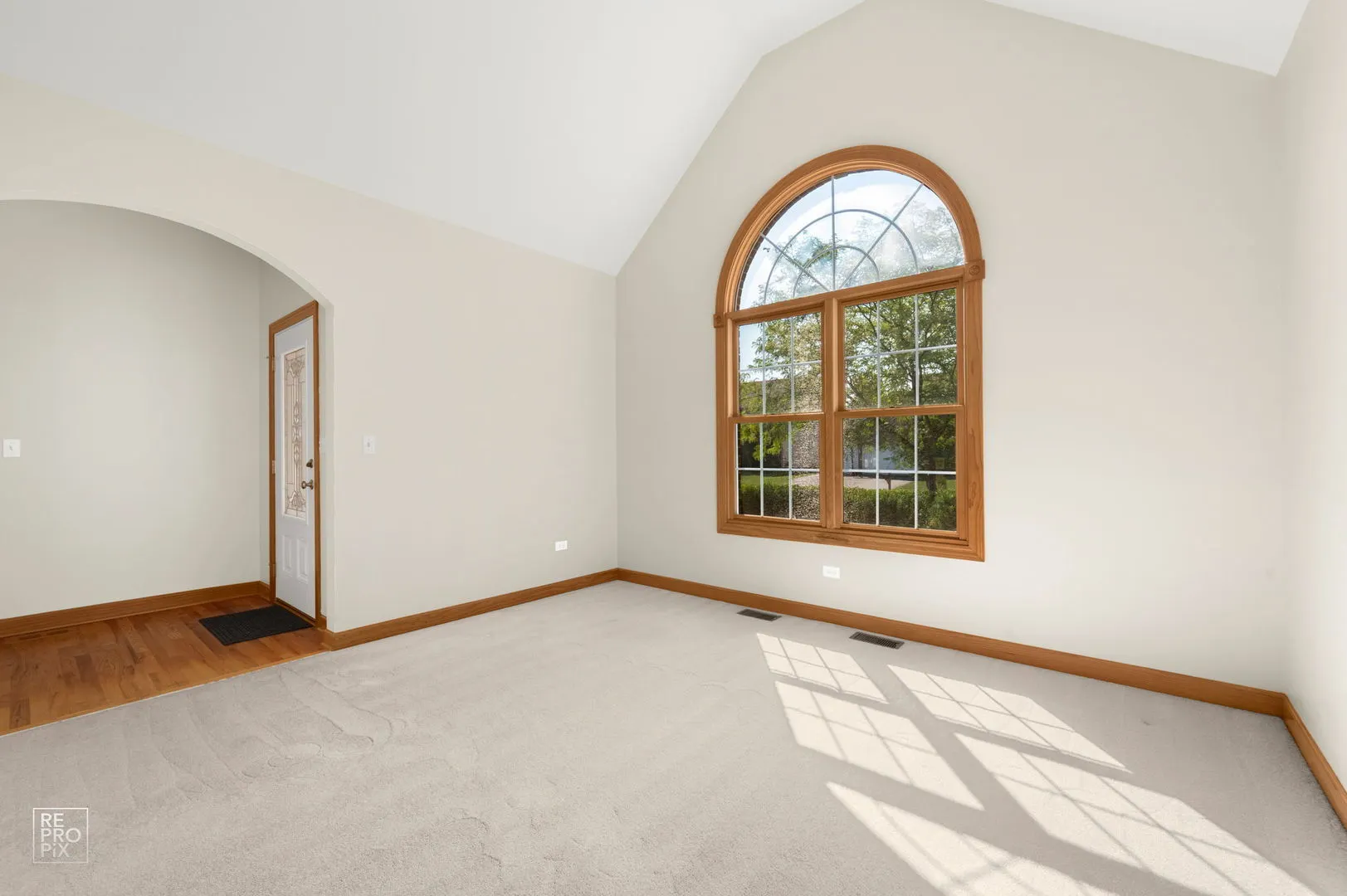 405 Sudbury Circle IL