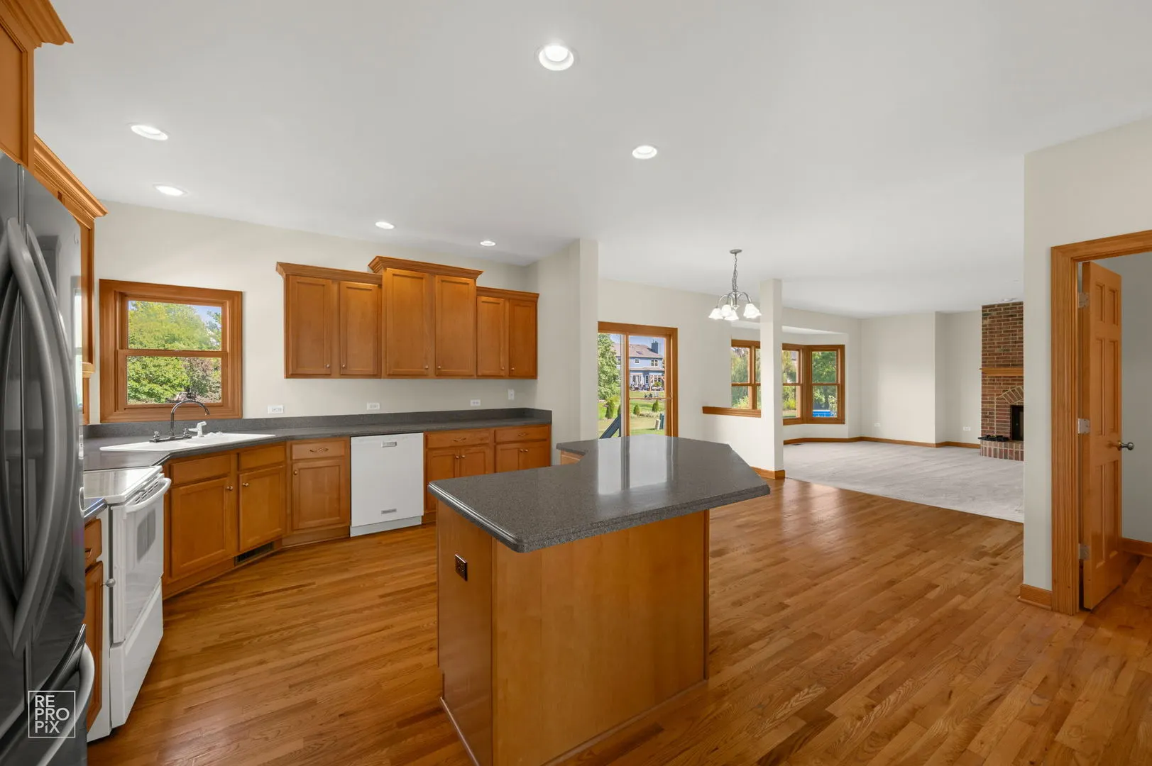 405 Sudbury Circle IL