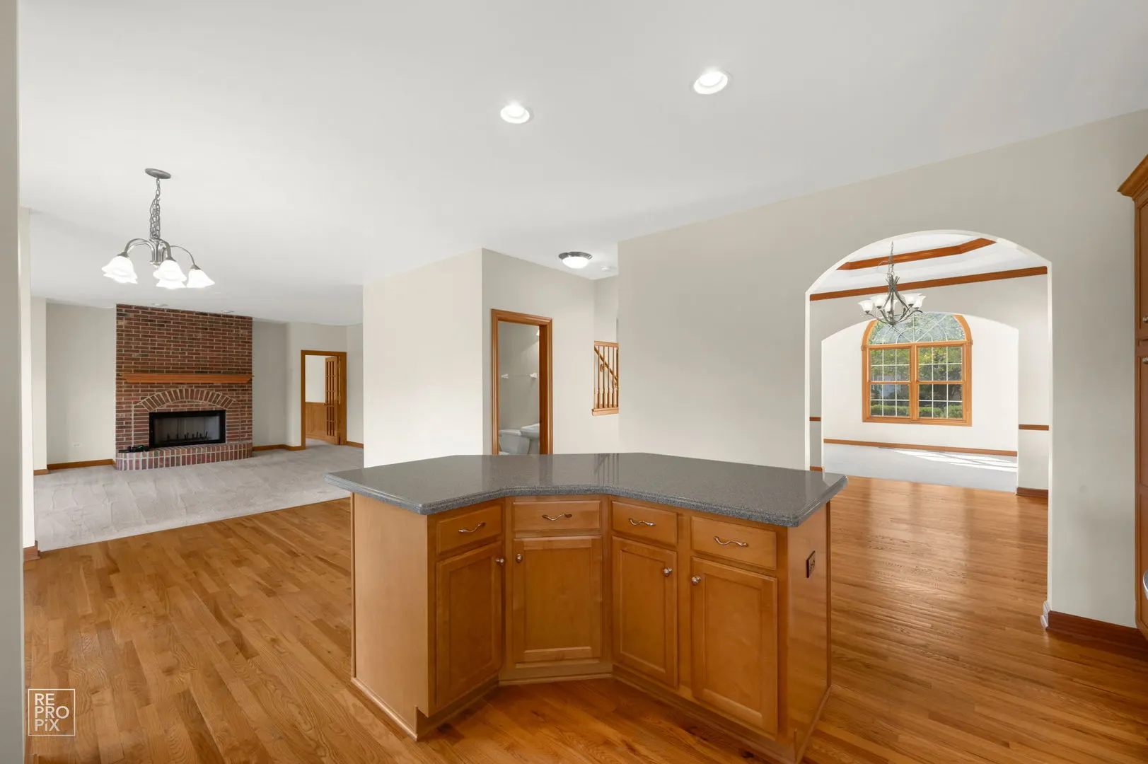 405 Sudbury Circle IL