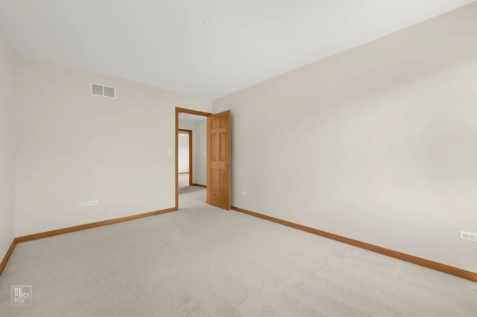 405 Sudbury Circle IL