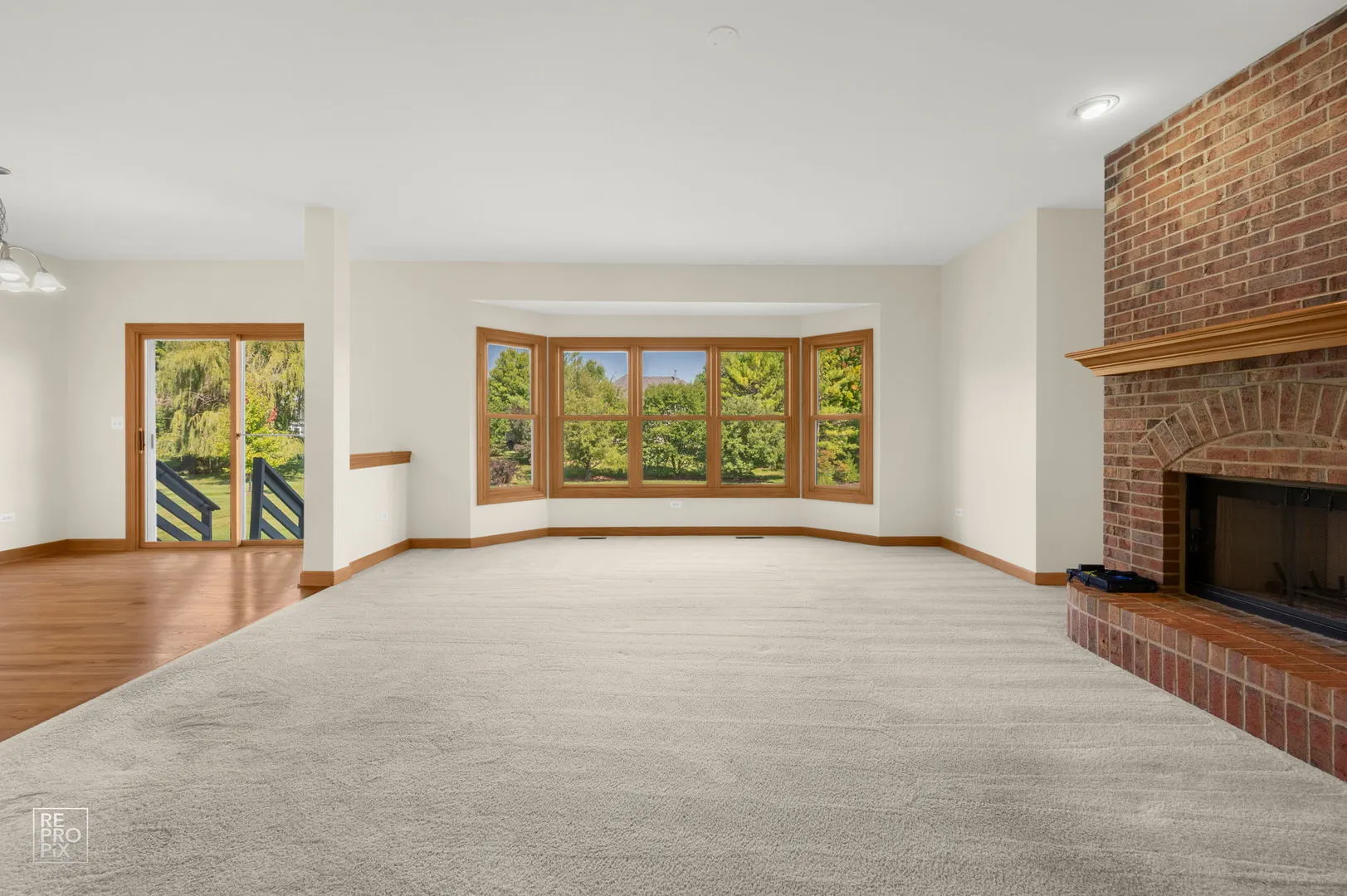 405 Sudbury Circle IL