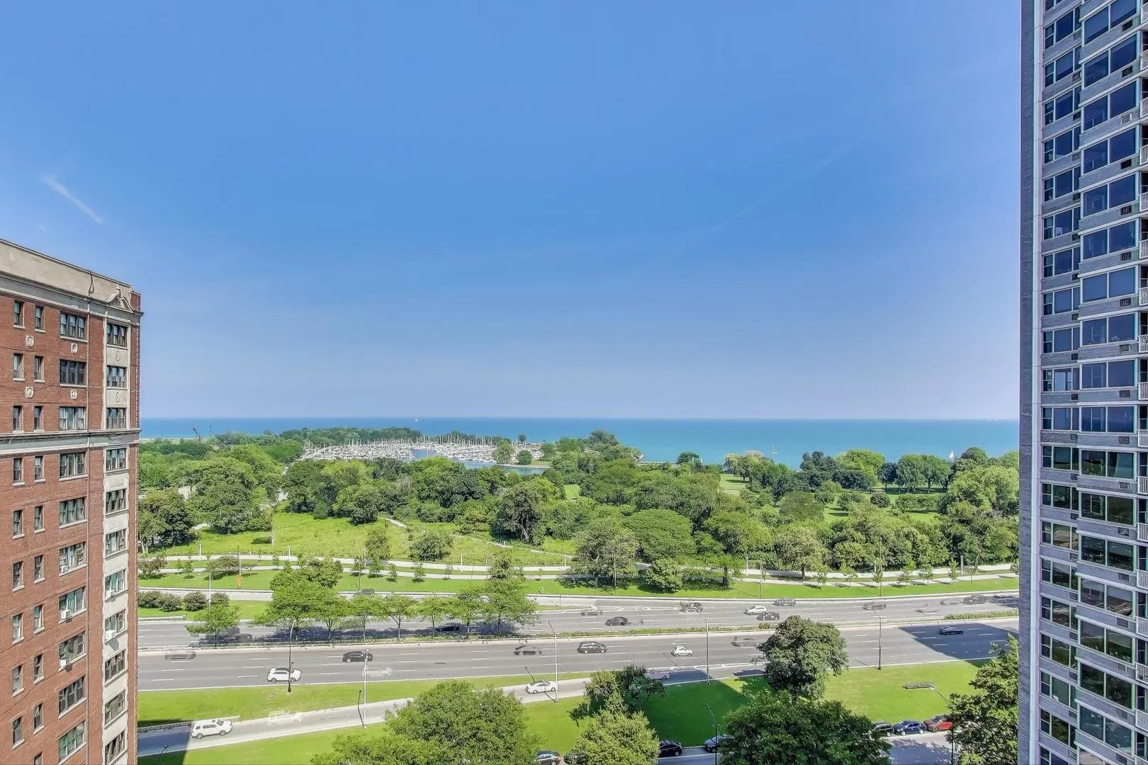 707 W Junior Terrace 12 IL