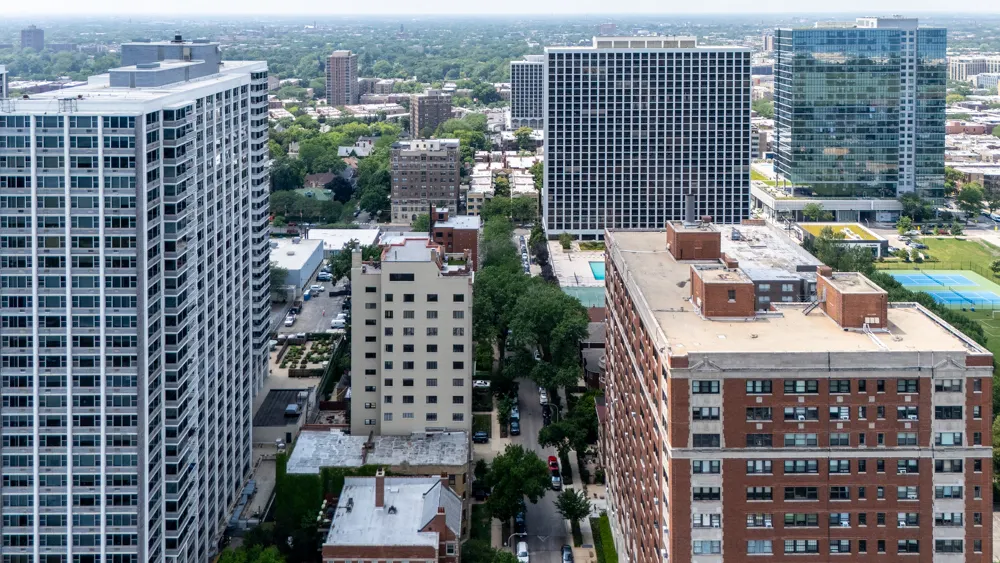 707 W Junior Terrace 12 IL