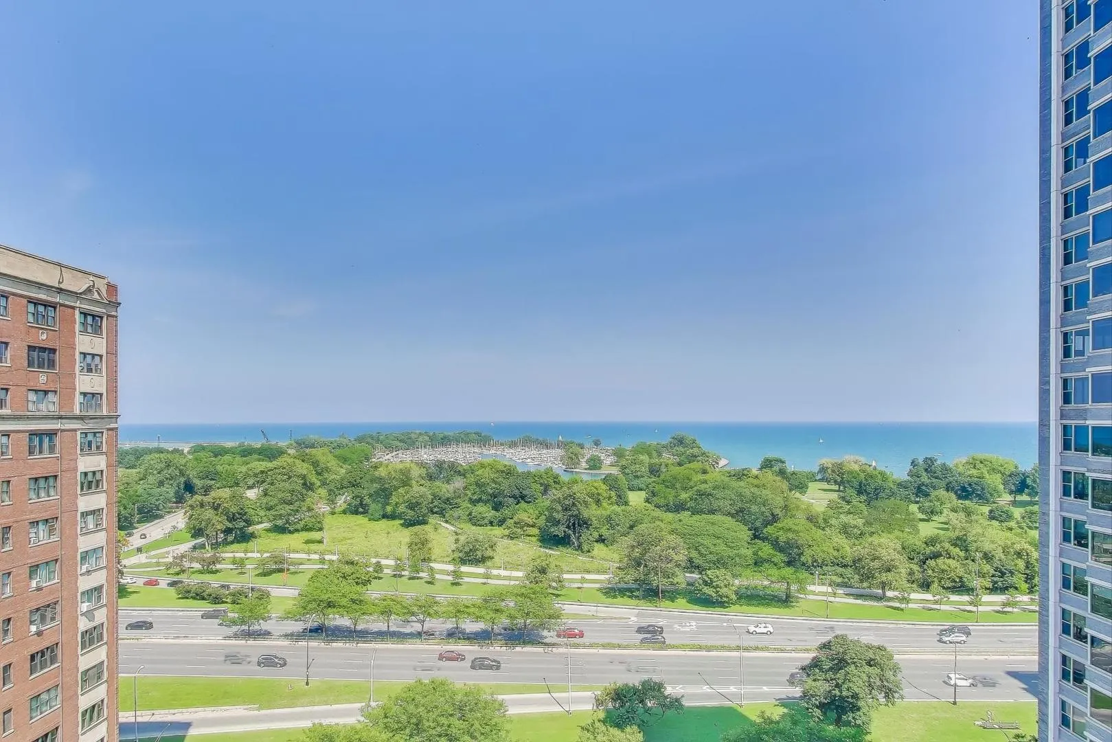 707 W Junior Terrace 12 IL