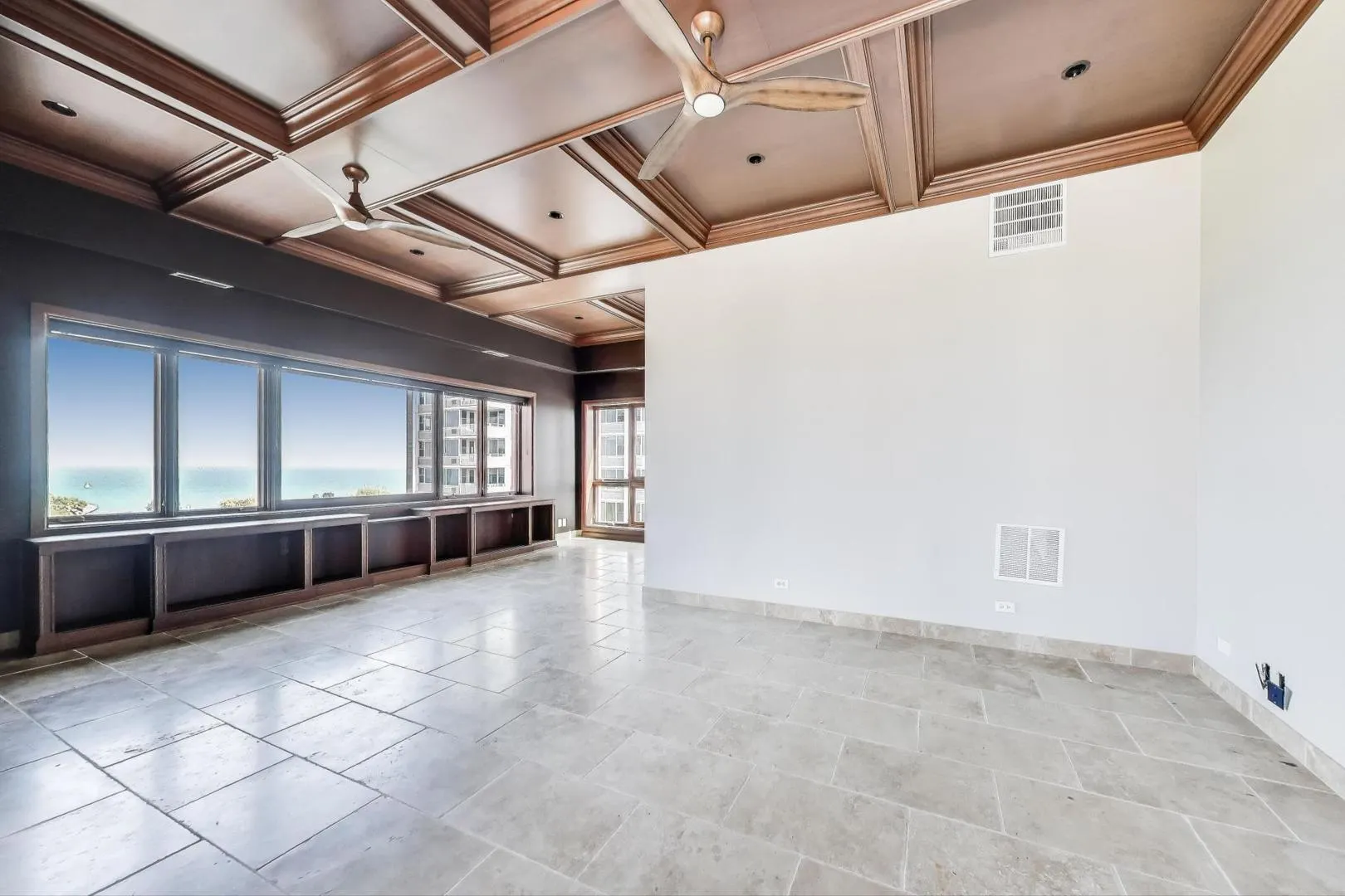 707 W Junior Terrace 12 IL