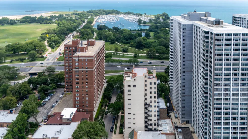 707 W Junior Terrace 12 IL