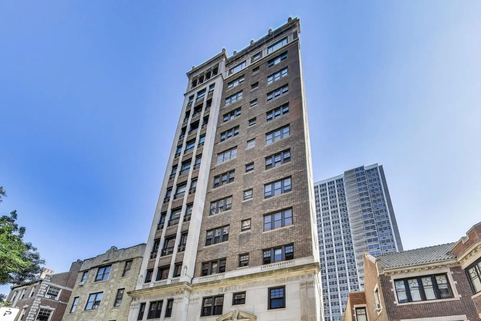 707 W Junior Terrace 12 IL