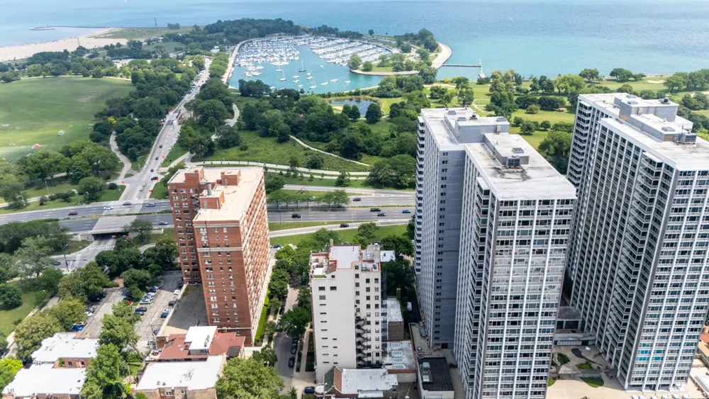 707 W Junior Terrace 12 IL