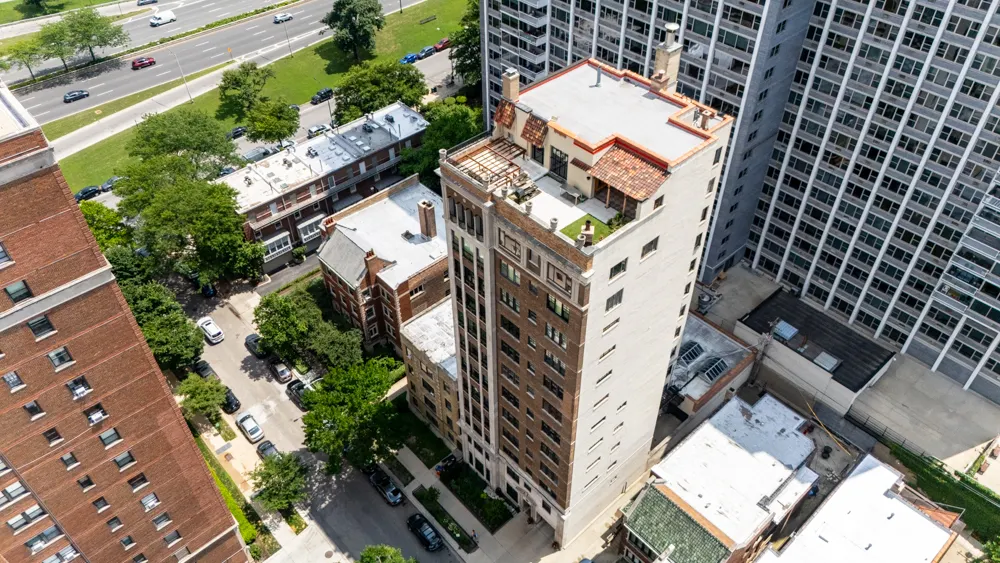 707 W Junior Terrace 12 IL