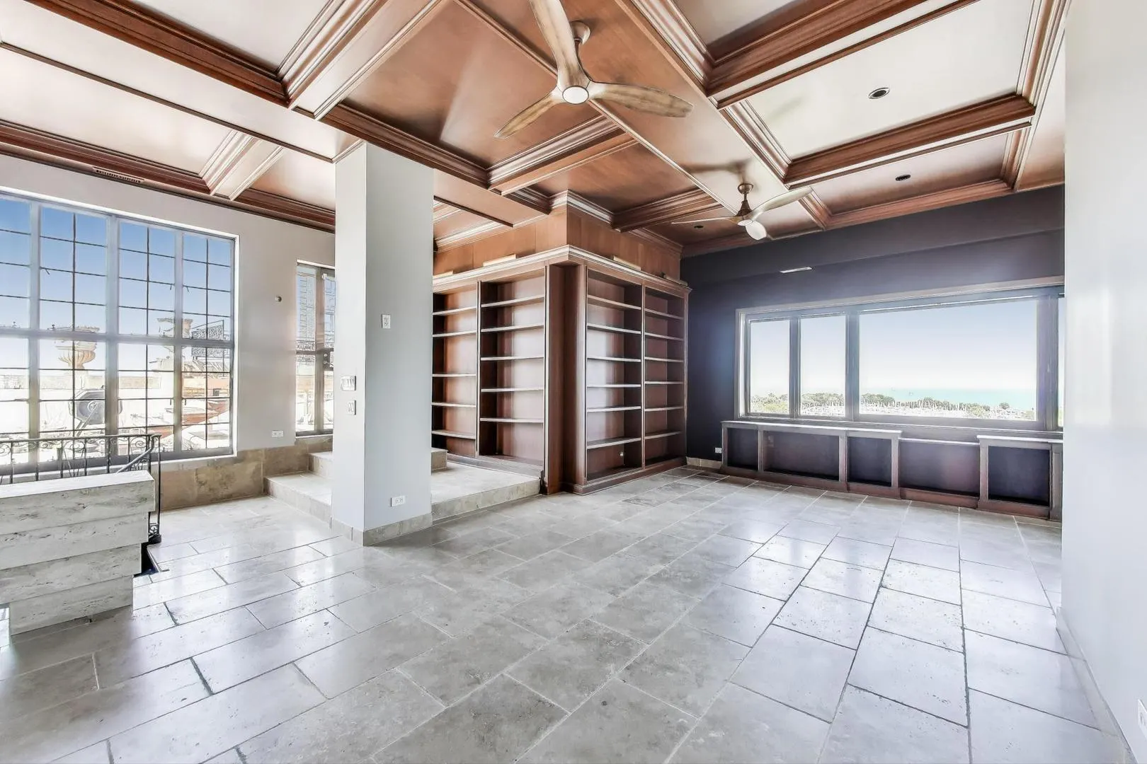 707 W Junior Terrace 12 IL