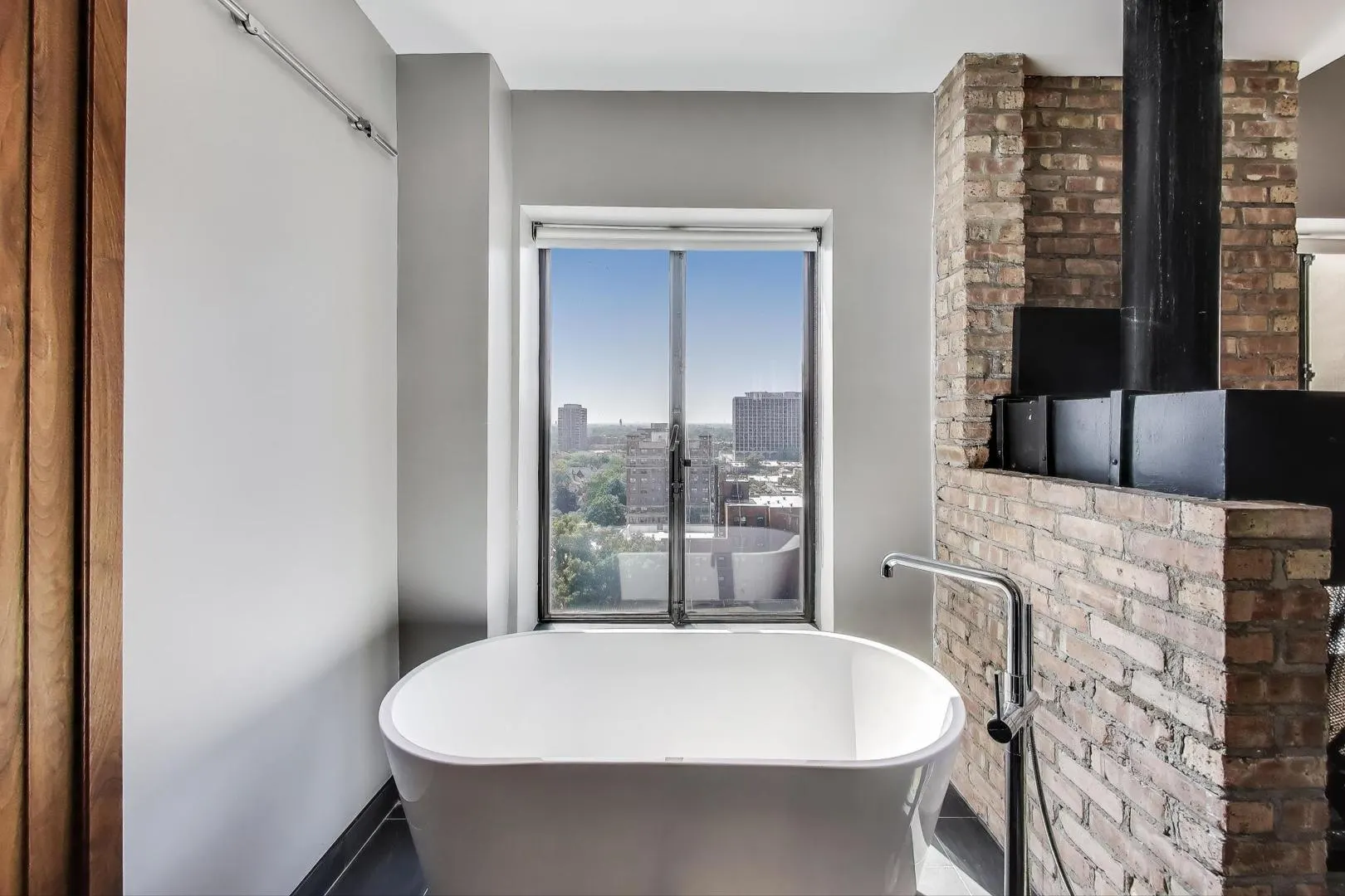 707 W Junior Terrace 12 IL