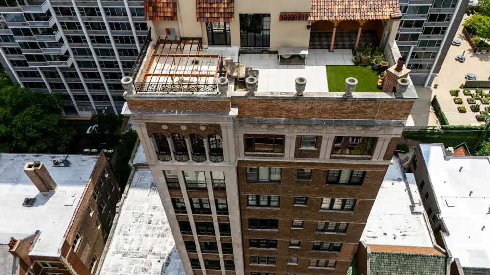 707 W Junior Terrace 12 IL