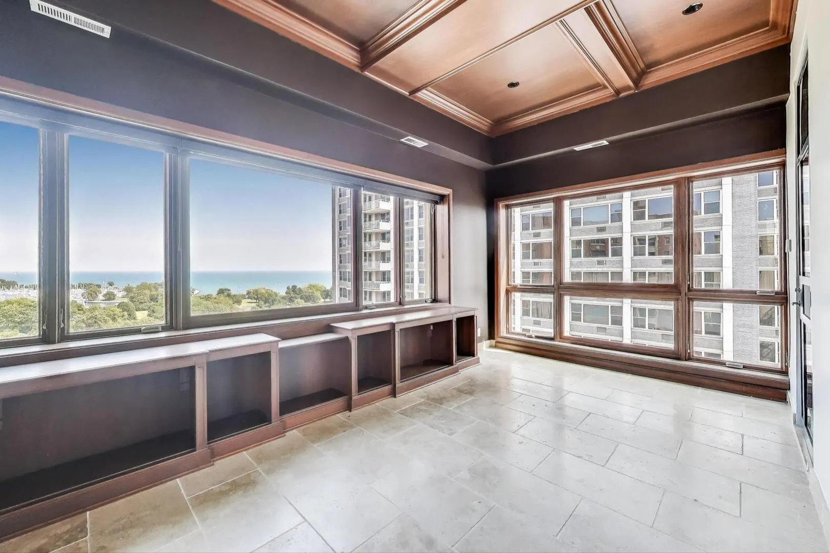 707 W Junior Terrace 12 IL