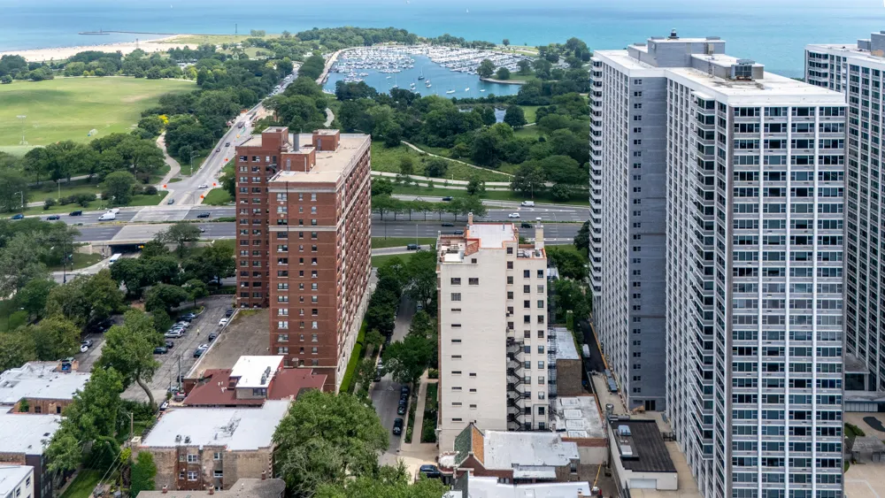 707 W Junior Terrace 12 IL