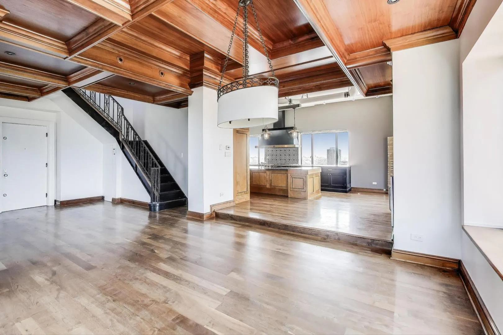 707 W Junior Terrace 12 IL