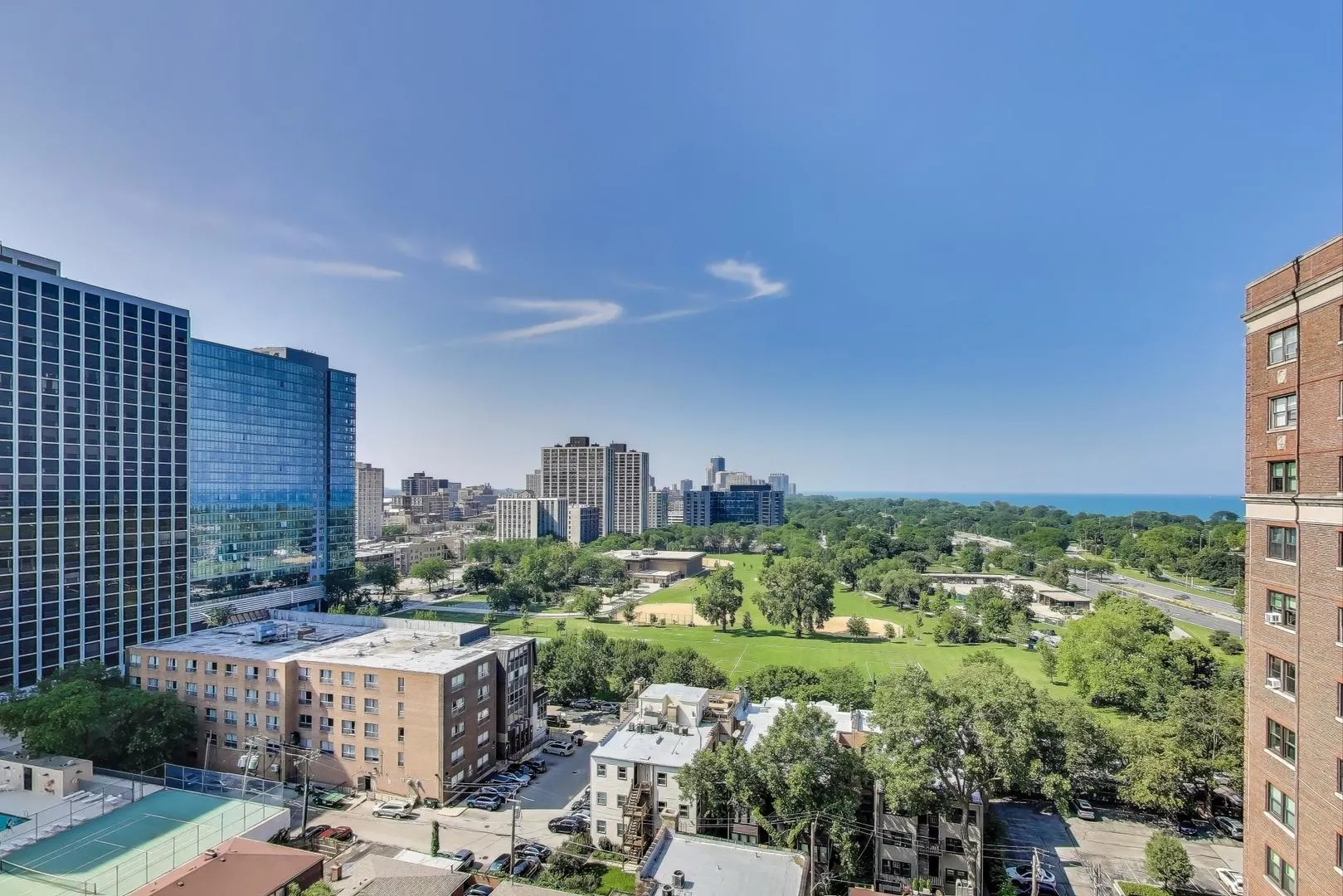 707 W Junior Terrace 12 IL