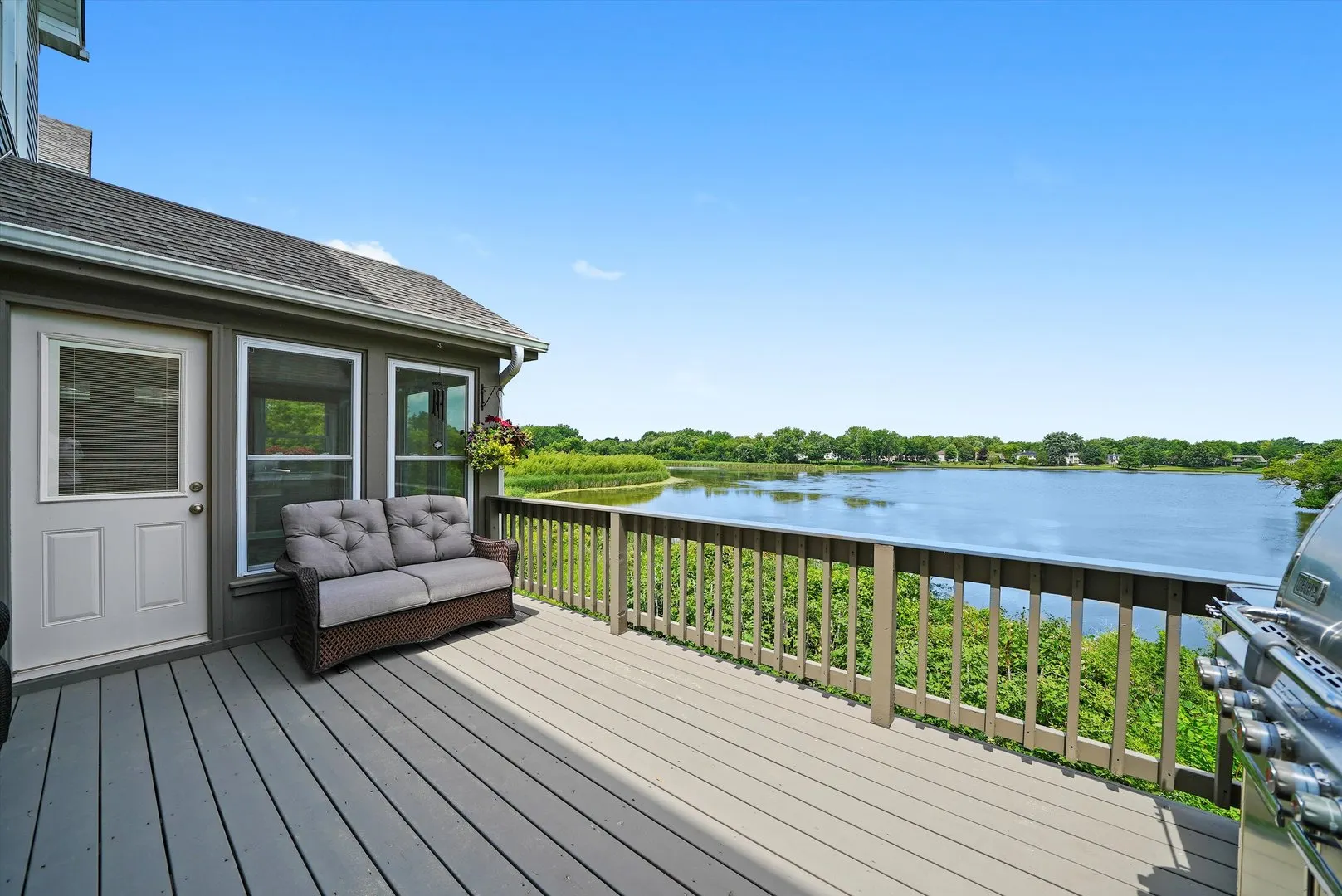 1022 W Bogey Lane IL