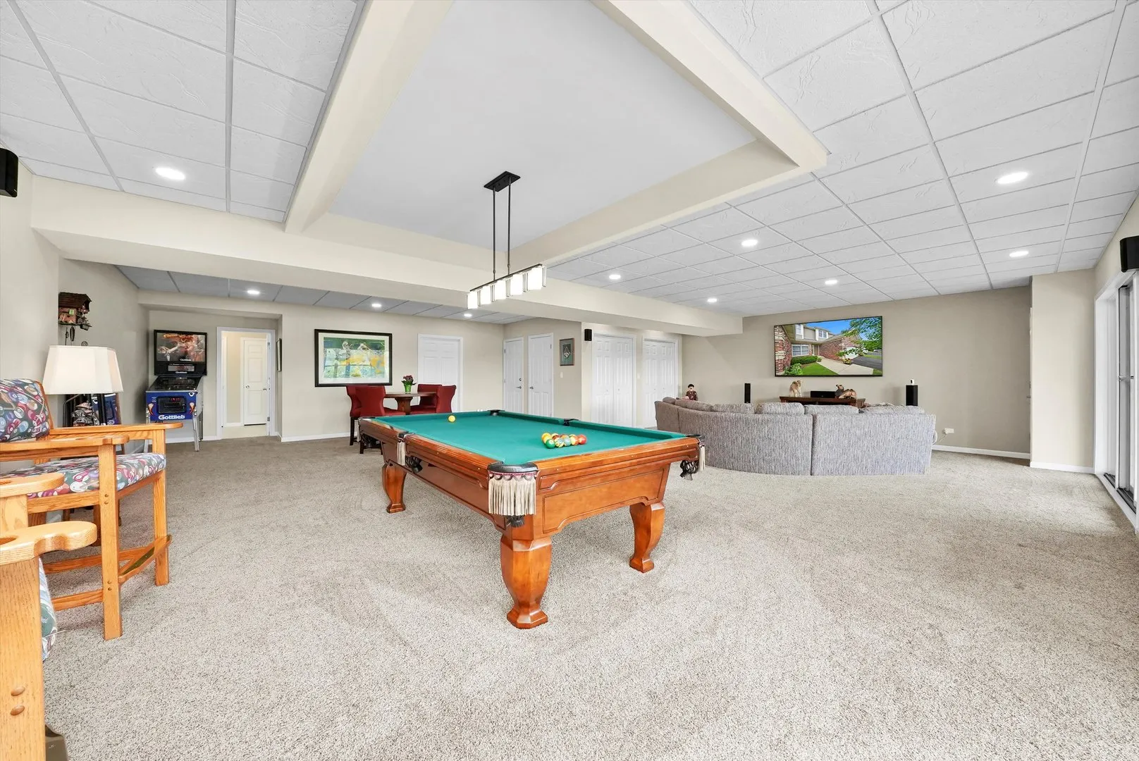 1022 W Bogey Lane IL