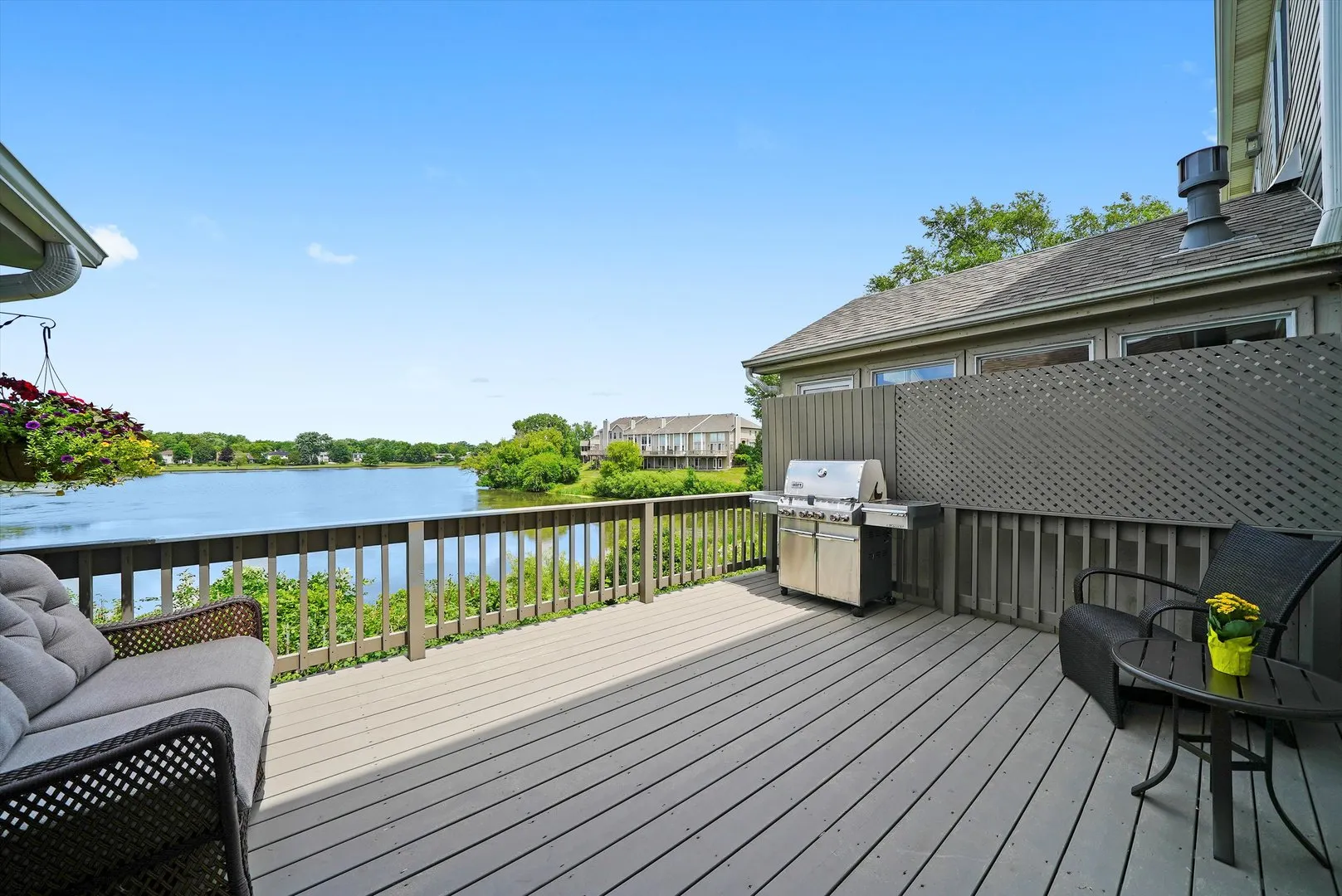 1022 W Bogey Lane IL