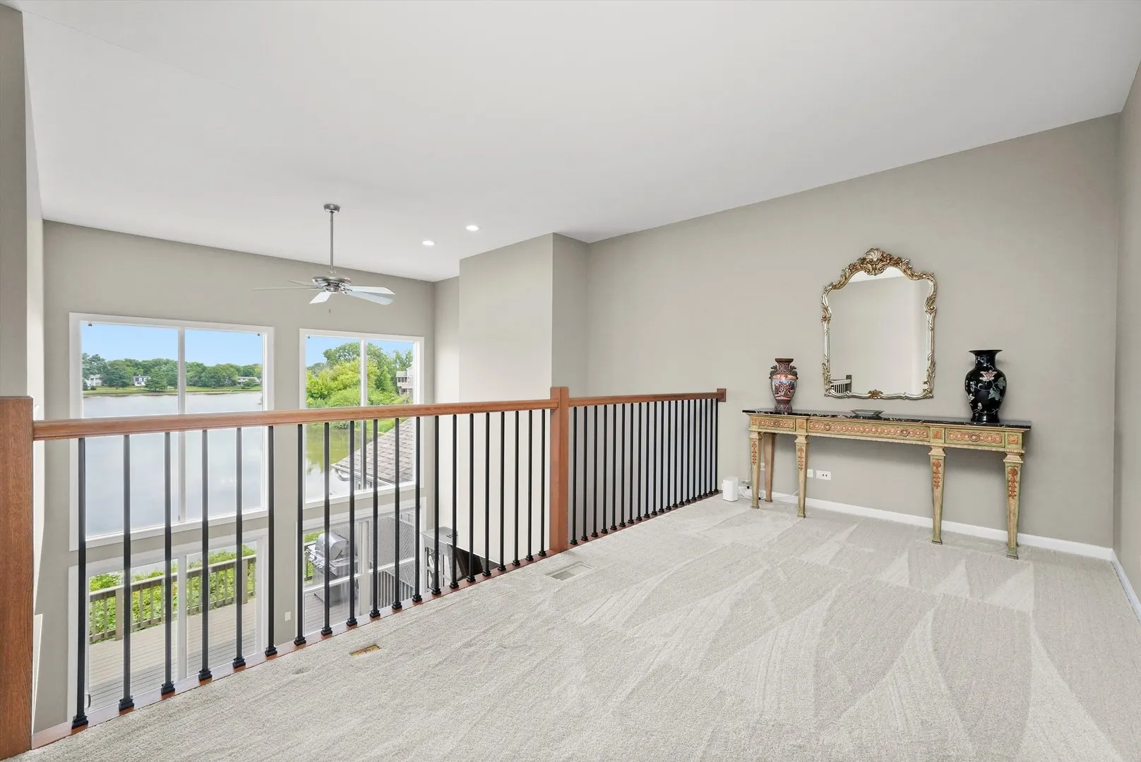 1022 W Bogey Lane IL