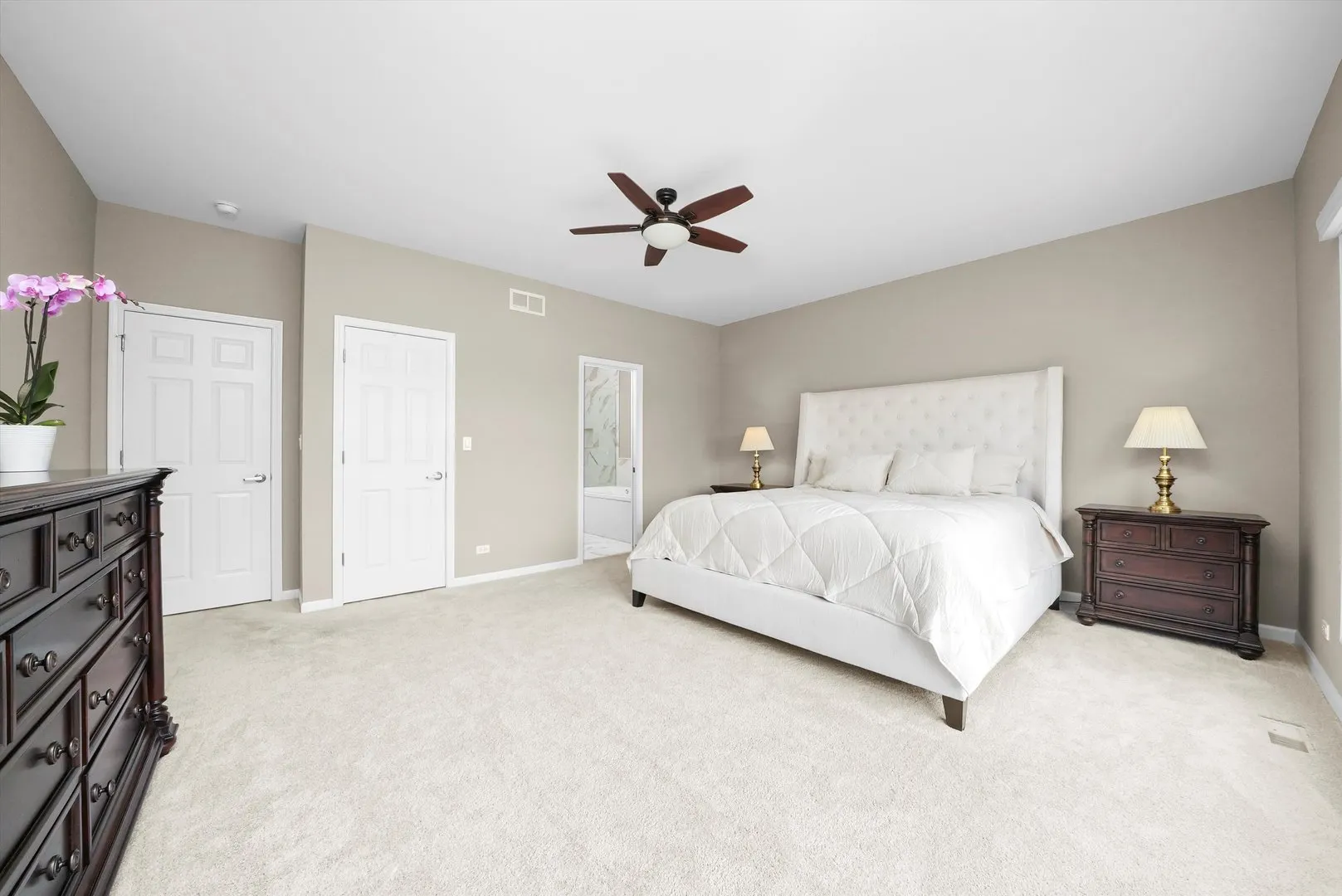 1022 W Bogey Lane IL